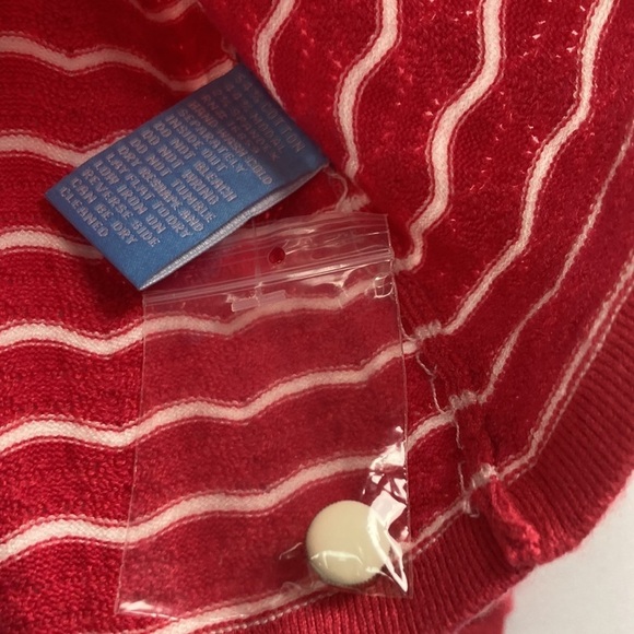 J. McLaughlin coral pink sweater with pearl like buttons nwot large - Picture 3 of 6